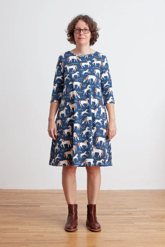 Women's Helsinki Dress - Horses Navy