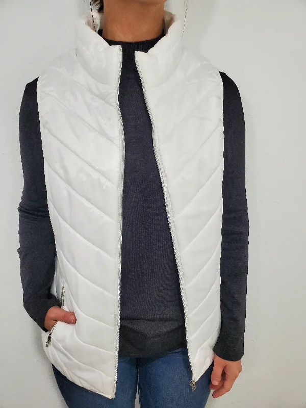 WINTER WONDERLAND PUFFER VEST Collared Sleeveless Coat